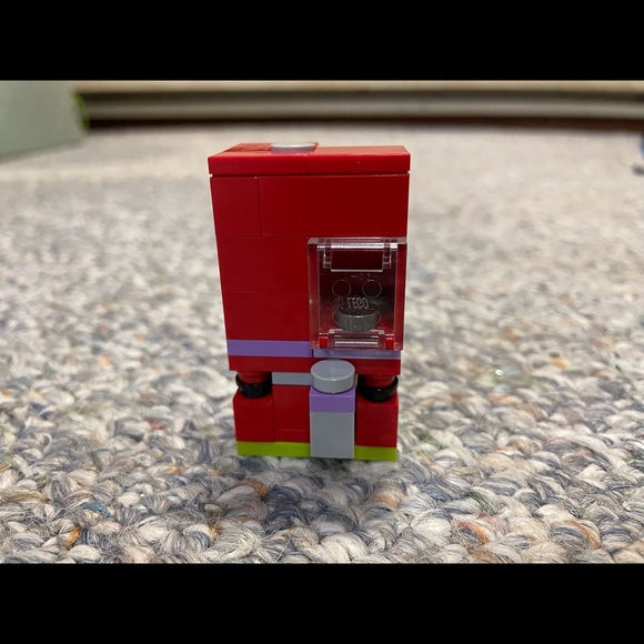 LEGO Friends 41099 Heartlake Skate Park - Picture 9 of 11